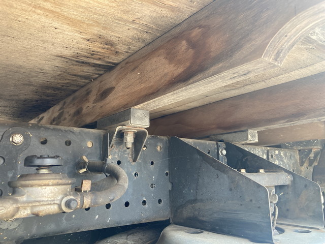 いすゞエルフ平ボディ小型（2t・3t）[写真18]