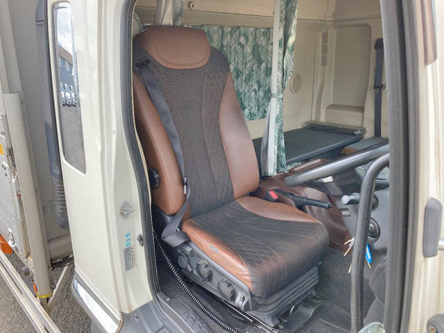 日野レンジャーアルミウイング中型（4t）[写真32]