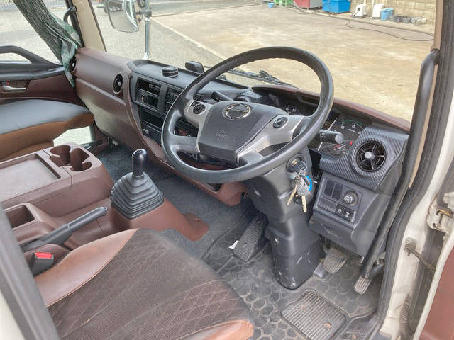 日野レンジャーアルミウイング中型（4t）[写真33]