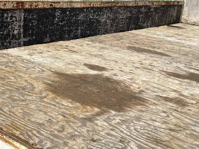 いすゞエルフ平ボディ小型（2t・3t）[写真11]