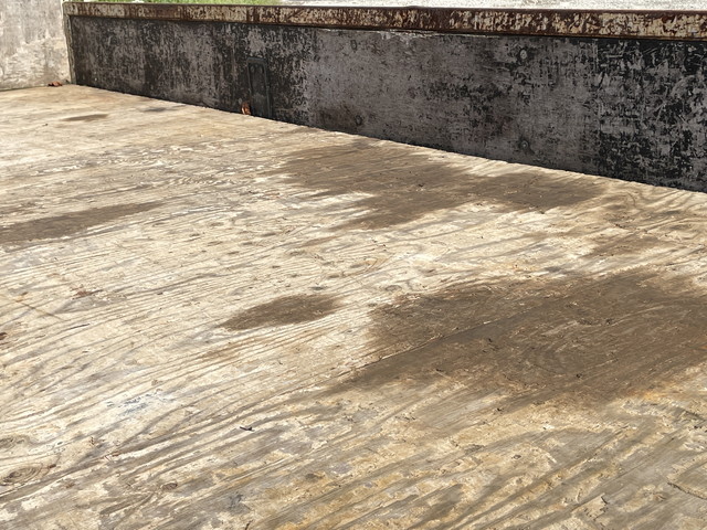 いすゞエルフ平ボディ小型（2t・3t）[写真12]