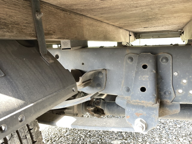 いすゞエルフ平ボディ小型（2t・3t）[写真17]