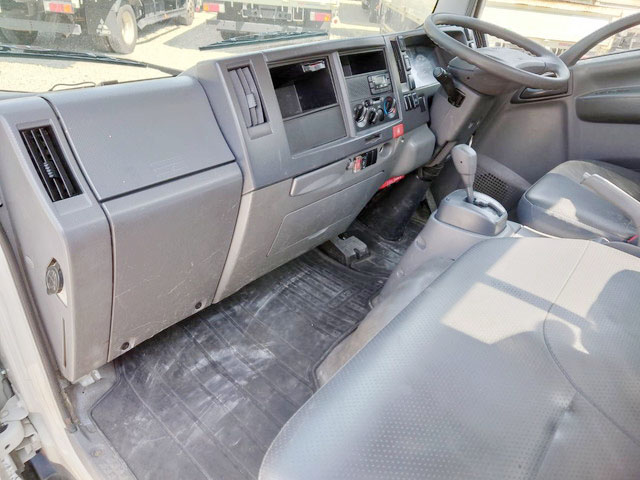 いすゞエルフ平ボディ小型（2t・3t）[写真30]