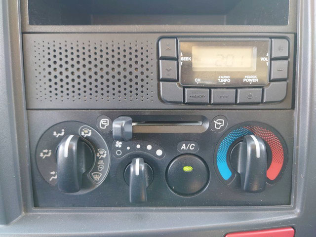 いすゞエルフ平ボディ小型（2t・3t）[写真32]