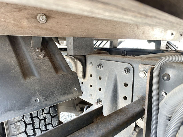 三菱ふそうキャンター平ボディ小型（2t・3t）[写真17]