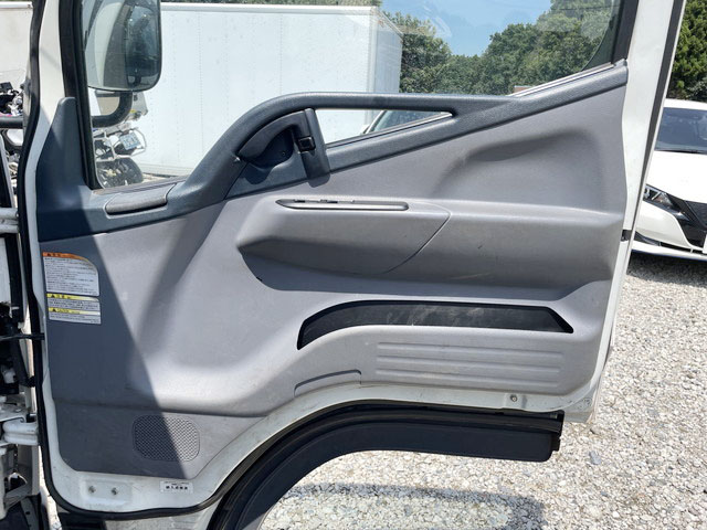 三菱ふそうキャンター平ボディ小型（2t・3t）[写真26]