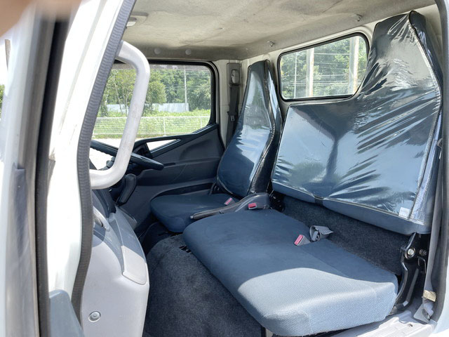 三菱ふそうキャンター平ボディ小型（2t・3t）[写真27]