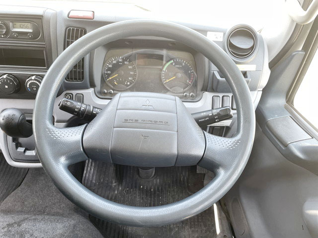 三菱ふそうキャンター平ボディ小型（2t・3t）[写真36]