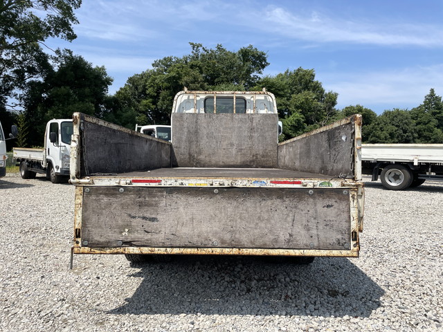 三菱ふそうキャンター平ボディ小型（2t・3t）[写真09]