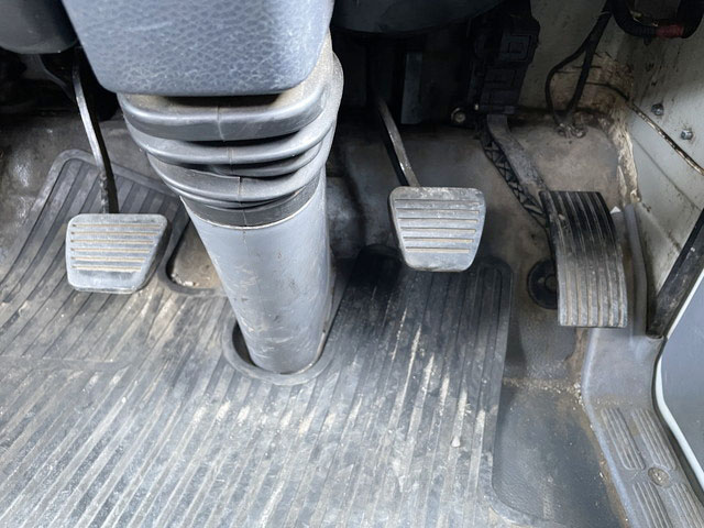 三菱ふそうキャンター平ボディ小型（2t・3t）[写真36]