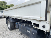 三菱ふそうキャンター平ボディ小型（2t・3t）[写真16]