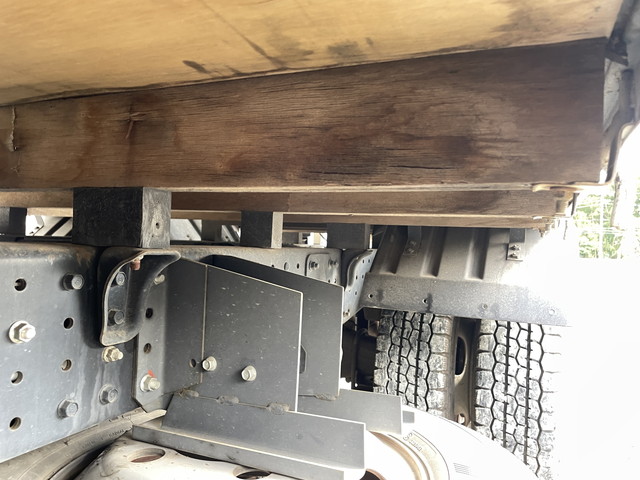 三菱ふそうキャンター平ボディ小型（2t・3t）[写真21]