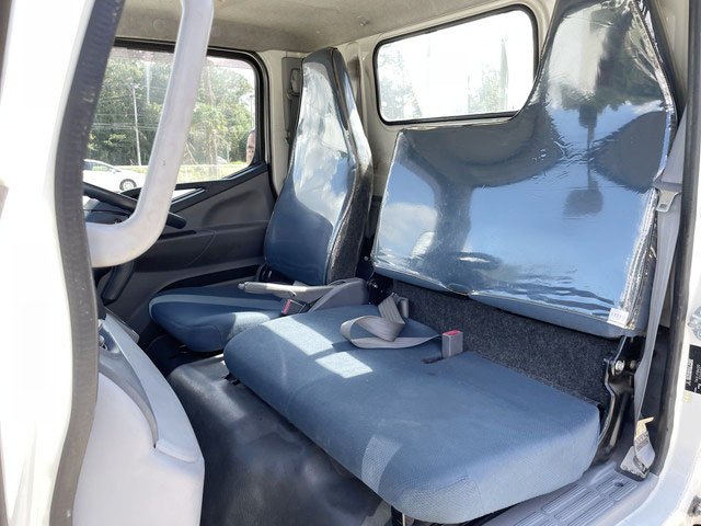 三菱ふそうキャンター平ボディ小型（2t・3t）[写真29]