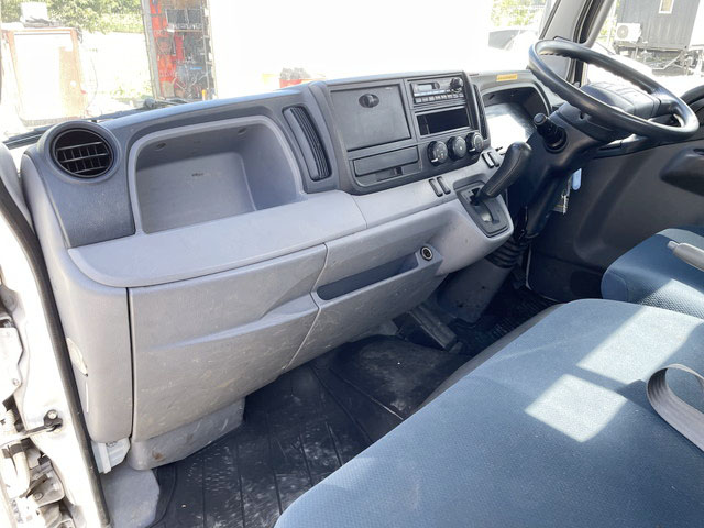 三菱ふそうキャンター平ボディ小型（2t・3t）[写真31]