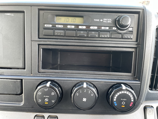 三菱ふそうキャンター平ボディ小型（2t・3t）[写真33]