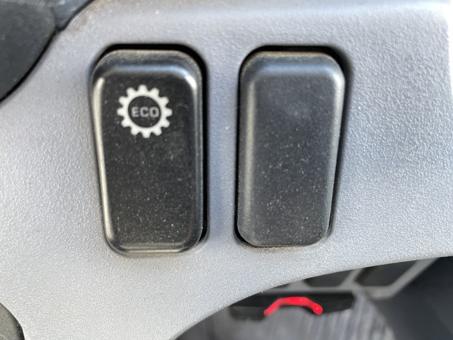 三菱ふそうキャンター平ボディ小型（2t・3t）[写真35]