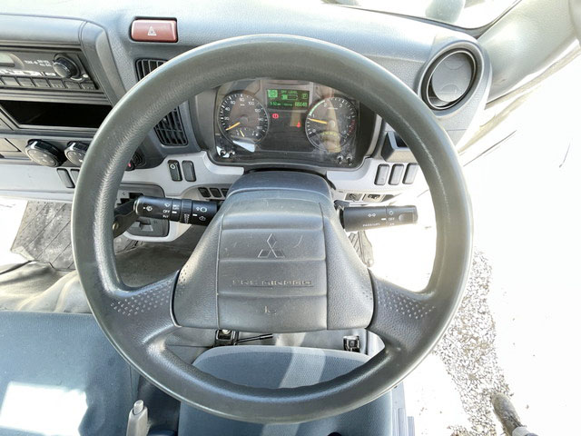 三菱ふそうキャンター平ボディ小型（2t・3t）[写真36]