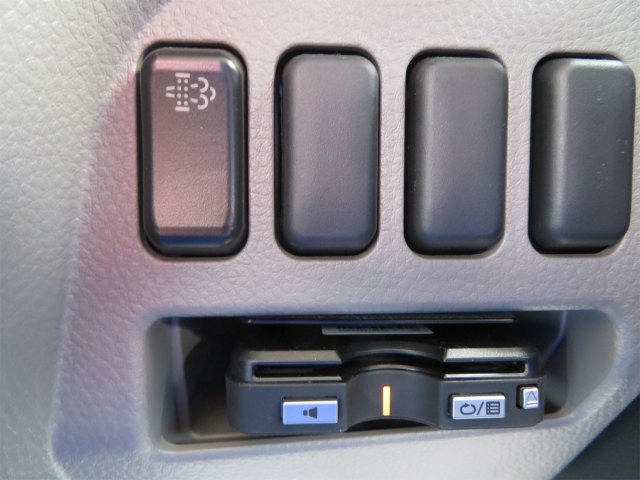 三菱ふそうキャンタークレーン6段小型（2t・3t）[写真12]