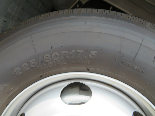 三菱ふそうキャンタークレーン6段小型（2t・3t）[写真21]