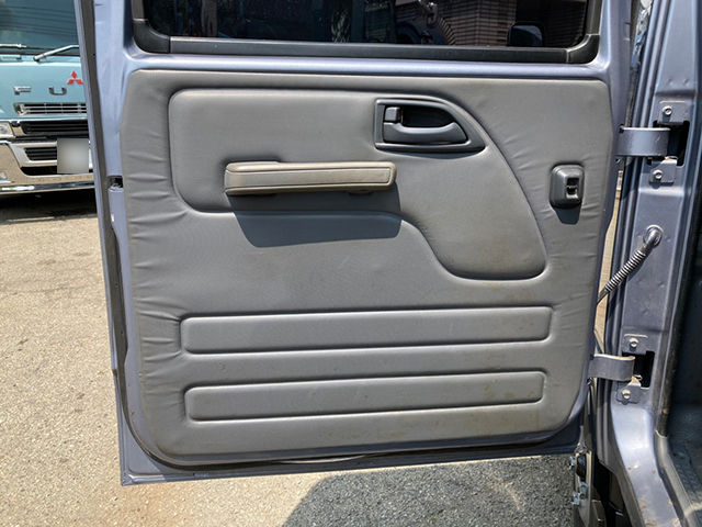 いすゞエルフダブルキャブ（Wキャブ）小型（2t・3t）[写真26]