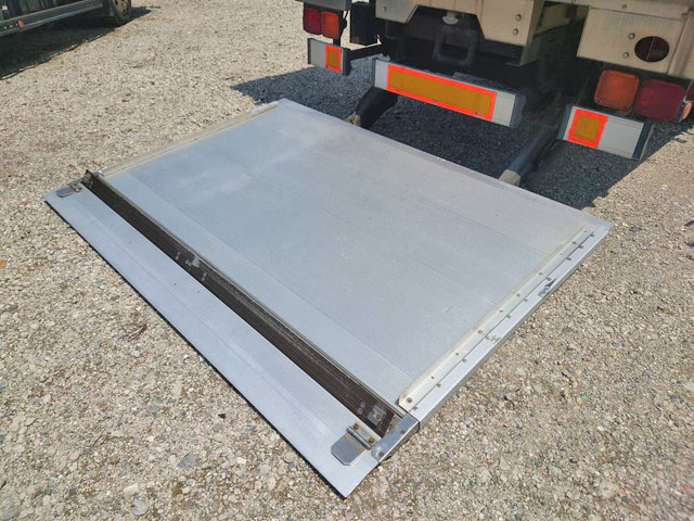 三菱ふそうファイター冷凍車（冷蔵車）中型（4t）[写真13]