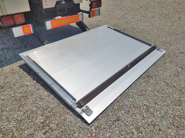 三菱ふそうファイター冷凍車（冷蔵車）中型（4t）[写真14]