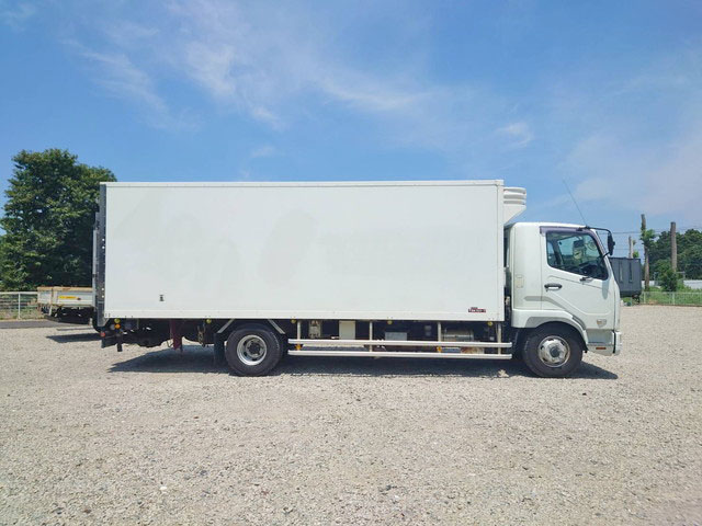 三菱ふそうファイター冷凍車（冷蔵車）中型（4t）[写真05]