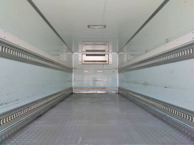 三菱ふそうファイター冷凍車（冷蔵車）中型（4t）[写真09]