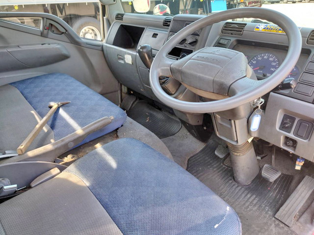 三菱ふそうキャンターアルミブロック小型（2t・3t）[写真33]