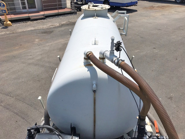 三菱ふそうキャンター散水車小型（2t・3t）[写真10]