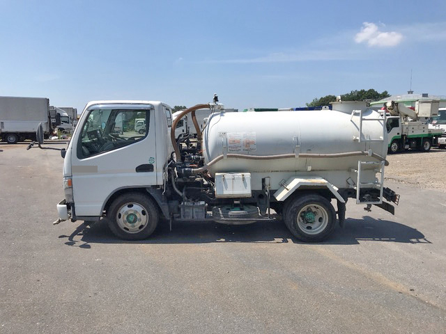 三菱ふそうキャンター散水車小型（2t・3t）[写真05]