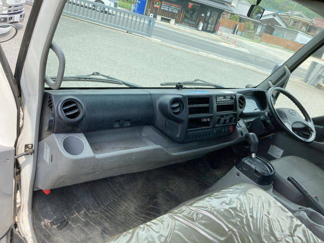 日野デュトロ平ボディ小型（2t・3t）[写真21]