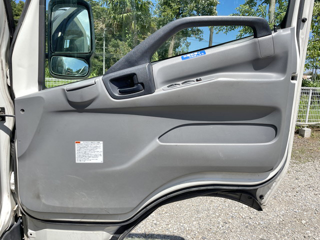 日野デュトロ平ボディ小型（2t・3t）[写真29]