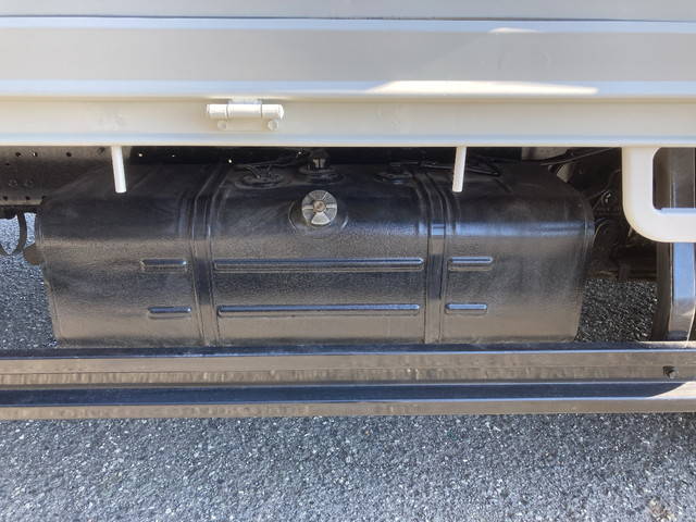 日野デュトロ平ボディ小型（2t・3t）[写真13]