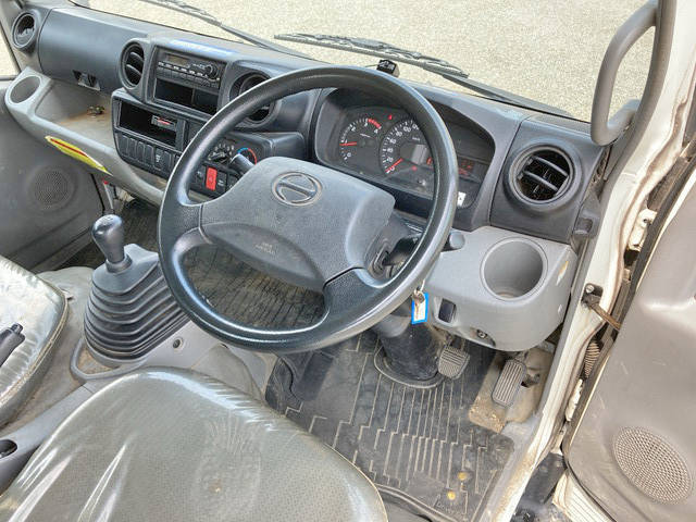 日野デュトロ平ボディ小型（2t・3t）[写真30]