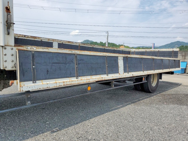 いすゞフォワード平ボディ中型（4t）[写真14]