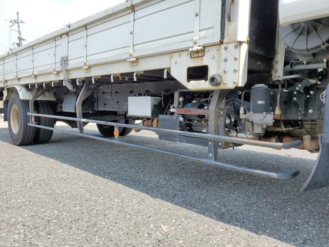 いすゞフォワード平ボディ中型（4t）[写真16]