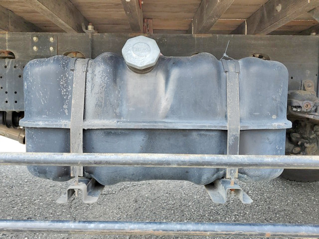 いすゞフォワード平ボディ中型（4t）[写真20]