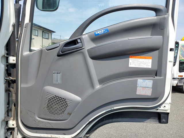 いすゞフォワード平ボディ中型（4t）[写真28]