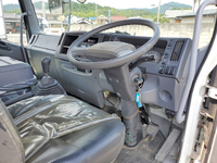 いすゞフォワード平ボディ中型（4t）[写真33]