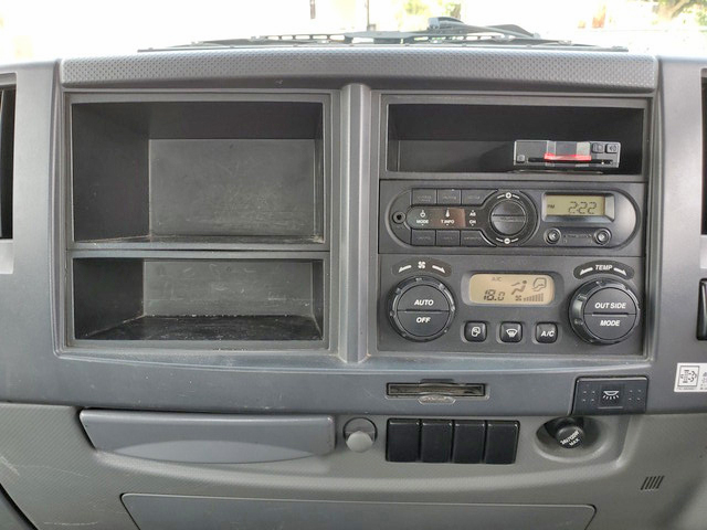 いすゞフォワード平ボディ中型（4t）[写真36]