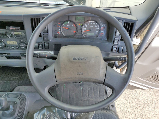 いすゞフォワード平ボディ中型（4t）[写真37]