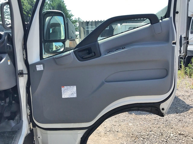 日野デュトロ平ボディ小型（2t・3t）[写真30]