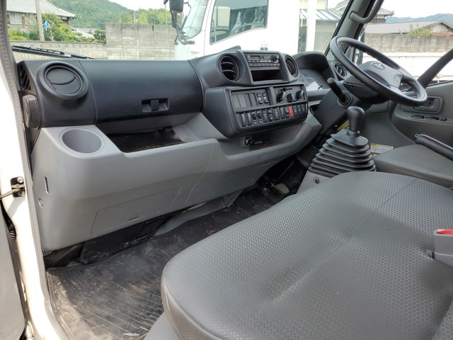 日野デュトロダブルキャブ（Wキャブ）小型（2t・3t）[写真30]