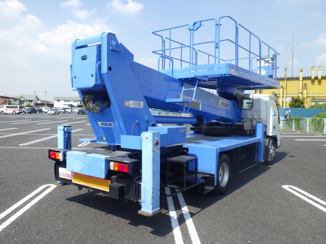 いすゞエルフ高所作業車小型（2t・3t）[写真02]