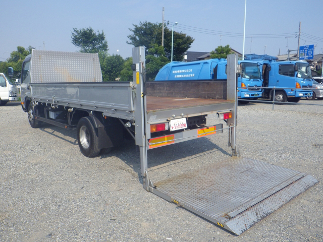 トヨタダイナ平ボディ小型（2t・3t）[写真02]