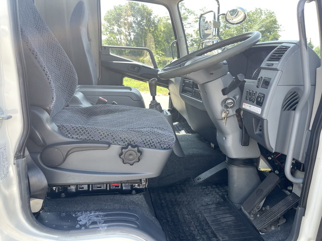 三菱ふそうファイターセルフクレーン4段増トン（6t・8t）[写真29]