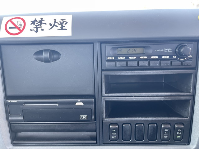 三菱ふそうファイターセルフクレーン4段増トン（6t・8t）[写真32]