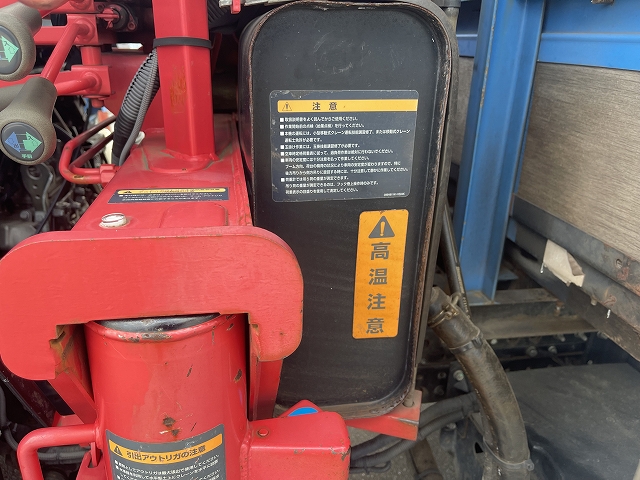 三菱ふそうキャンタークレーン3段小型（2t・3t）[写真14]