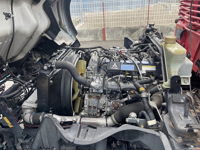 三菱ふそうキャンタークレーン3段小型（2t・3t）[写真20]